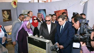 بالفيديو والصور.. تفاصيل زيارة وزير القوى العاملة للشرقية