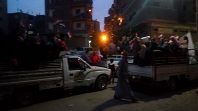 زفة بسيارات نصف نقل في لجان منيا القمح بالشرقية (صور)