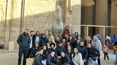 الهجرة تنظم زيارة إلى معبدي إدفو وكوم أمبو لأبناء المصريين بالخارج