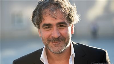 الصحفي دينيز يوجيل يتهم الحكومة الألمانية بـ«الخيانة»