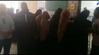 طوابير الناخبين في الفيوم تهتف: «الجزيرة فين الناخبين أهم» (فيديو)