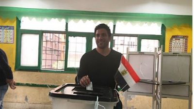 حسن الرداد يدلي بصوته في انتخابات الرئاسة (صور)