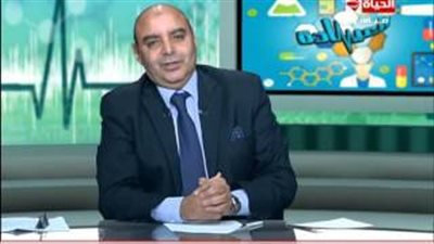 بالفيديو.. طرق إسعاف طفلك في حالة «بلع» جسم غريب