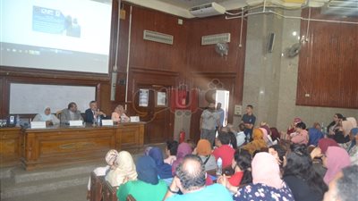 «آداب القاهرة» تنظم لقاءات للطلاب الجدد (صور)