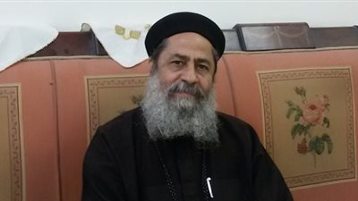 القمص أمونيوس يترأس قداس كنيسة مارجرجس