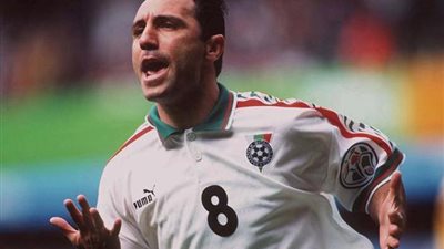 ستويتشكوف يعدد مزايا المكسيكي فيلا القريب من برشلونة