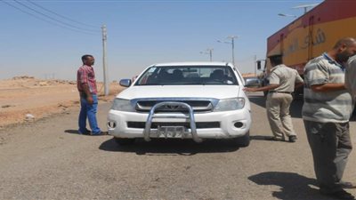 حملات على الطرق السريعة لضبط السائقين المخالفين في قنا