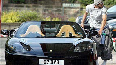 ديفيد بيكهام يعرض سيارته للبيع مقابل 100 ألف إسترليني