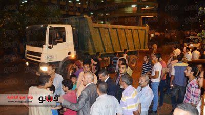 بالصور.. «السعيد» يطلب سيارة من هيئة النظافة لرفع مخلفات «السبتية»