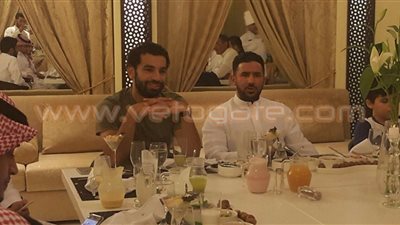 بالصور.. «تشيلسي السعودية» تكرم محمد صلاح