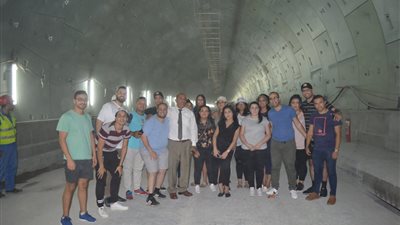 الهجرة تنظم زيارة لقناة السويس لوفد المصريين بأستراليا (صور)