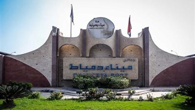 أيمن صالح ينفي غلق ميناء دمياط بسبب الطقس السيئ