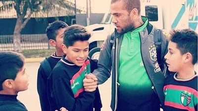 نجم البرازيل يلتقي مع شباب نادي «فلسطين» بتشيلي