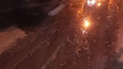 استياء أهالي الأقصر من تجمع مياه الصرف أمام مسجد الفتح بالعوامية