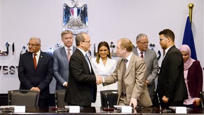 سحر نصر تشهد توقيع مذكرة تفاهم بين منظمة العمل الدولية وبنك الكويت