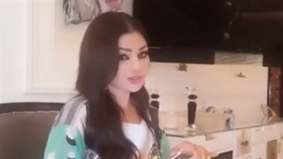 بالفيديو.. هيفاء وهبي تهنئ جمهورها وترقص على أنغام أغنيتها الجديدة