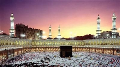 بالخطوات.. طريقة شحن هاتفك من الحوائط في الحرم المكي