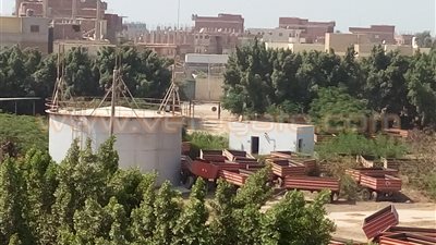 بالفيديو والصور.. مصنع تدوير قش الأرز بالشرقية يتحول إلى «خرابة»
