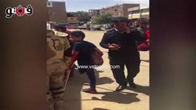 عدد من ذوي الاحتياجات الخاصة يدلون بأصواتهم في الانتخابات (فيديو)