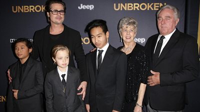 بالصور.. براد بيت يعود إلى السجادة الحمراء من جديد بعد الانفصال