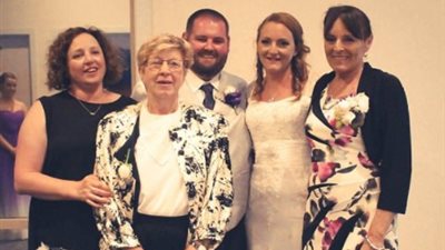 بالصور.. شركة تصوير تسلم عروس أغرب صور لحفل زفافها