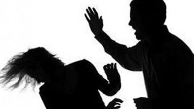 بالصور.. فتيات يشعلن غضب «فيس بوك» بحكاياتهن عن العنف الأسري