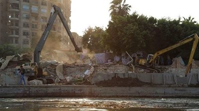 إزالة أحواش مخالفة على نهر النيل بدمياط