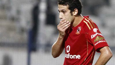 «فضل» ينهي أزمة مستحقاته المالية المتأخرة لدى الأهلي