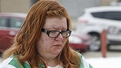 السجن مدى الحياة لزوجين عذبا ابنتهما بالتبني حتى الموت (صور)