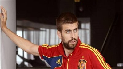 بيكيه يثير القلق داخل إسبانيا وشكوكًا حول مشاركته أمام البرتغال