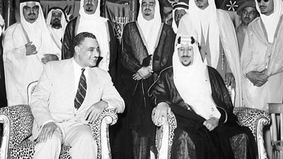 الملك فيصل يأمر بحج المصريين بدون تأشيرة في 1965
