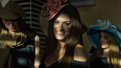 10 صور ترصد «أسبوع الموضة» في شبه جزيرة القرم