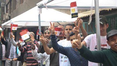 رجال يرقصون على «أبو الرجولة» في لجنة بالزمالك (فيديو وصور)