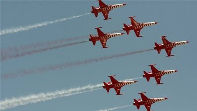 طائرات حربية تركية تحلق على الحدود مع سوريا