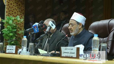 الإمام الأكبر يكرّم أوائل كليات جامعة الأزهر.. الطيب: مناهج الأزهر تصوغ العقول والأخلاق.. ندعو إلى التعايش والاحترام المتبادل.. ولا بد من التزود بالتراث