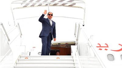 حادث الواحات وزيارة فرنسا يتصدران نشاط السيسي الأسبوعي