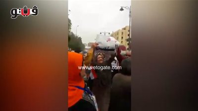 رجال يشاركون حملة سيدات مصر في وصلة رقص على «تسلم الأيادي» (فيديو)