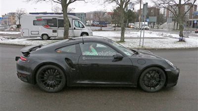 بورش تستعرض التصميم الداخلى لسيارتها تيربو 911 (صور)