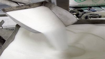 الإمارات والسعودية توقفان صادرات السكر الأبيض إلى قطر