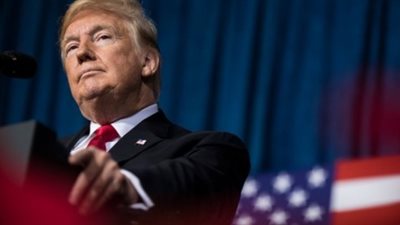 ترامب مهاجما زعيمة ديمقراطية: «نظفي الشوارع فهي مثيرة للاشمئزاز»