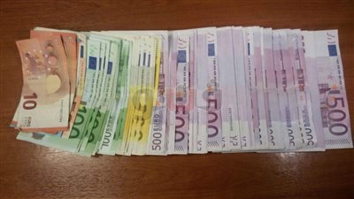 ضبط راكب بحوزته 45 ألف يورو بمطار القاهرة