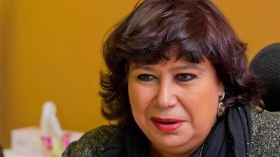 وزيرة الثقافة تدعو الجماهير لزيارة معرض الكتاب ودعمه