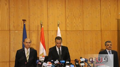 وزير النقل ورئيس هيئة قناة السويس يعلنان الفاتورة الموحدة للموانئ.. تخفيضات متناسبة مع حجم التداول بالسفن.. خطة لتطوير منظومة الأمان.. إنشاء تجمعات صناعية بالمنطقة الاقتصادية وخلق فرص عمل للشباب