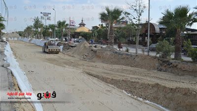 بالصور.. محافظ الإسماعيلية يتابع أعمال رفع كفاءة طريق البلاجات