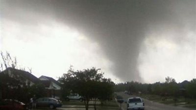 الإعصار «ديبي» يضرب مناطق في شمال شرقي أستراليا