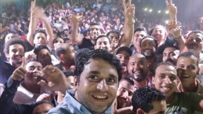 مصطفى خاطر يوجه رسالة لـ«شحتة كاريكا» بعد إحيائه لحفل حنته