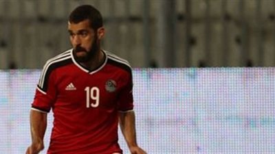 عبد الله السعيد يهدد مرمى جنوب أفريقيا بتسديدة قوية