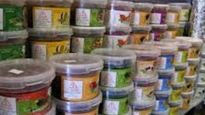 أمن القاهرة يصادر 600 كيلو و١١ ألف عبوة معسل مجهولة المصدر بحلوان