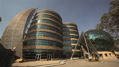 طلاب «تجارة عين شمس» في زيارة لمستشفى «57357»