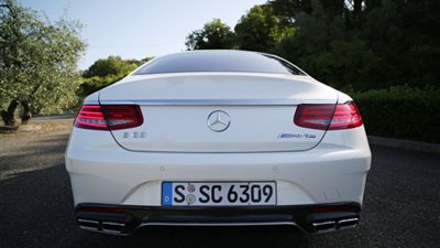 بالصور.. مرسيدس تبيع معرضها فى ألمانيا